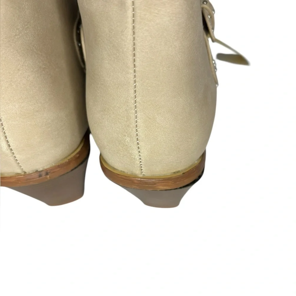 Seven7 Dallas Studded Western Ankle Booties Cream Size 9